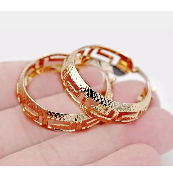 Gold Filled Rhombus "L" Hollow Round earrings - Picture 3 of 5